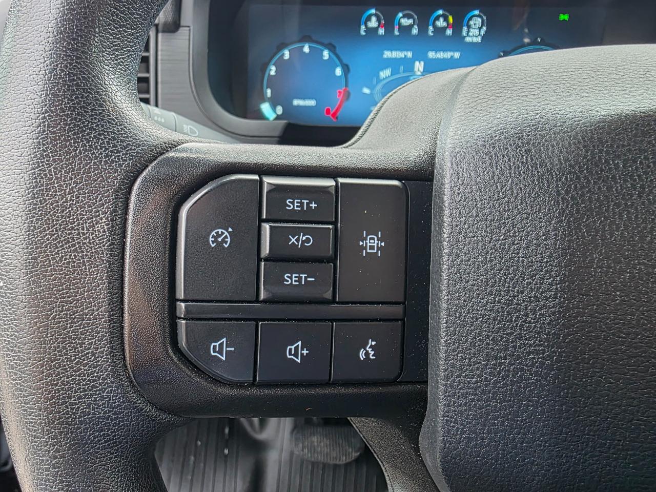 Ford F-150 STX SuperCrew 4WD 2024
