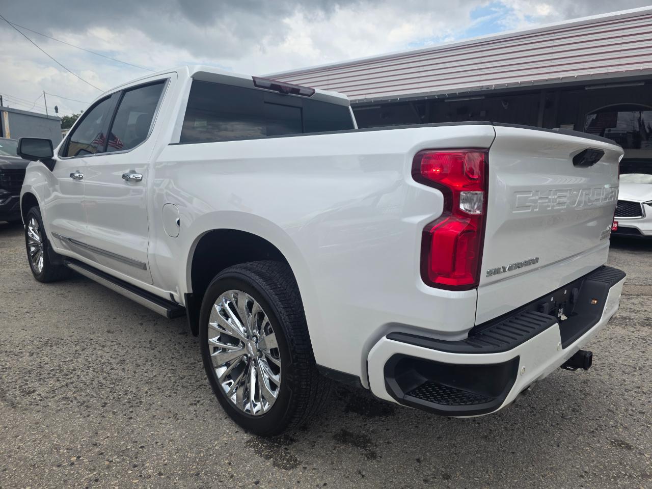 Chevrolet Silverado 1500 High Country Crew Cab 4WD 2023