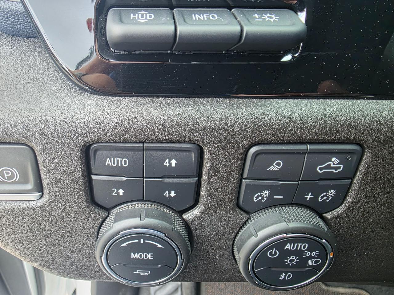 Chevrolet Silverado 1500 High Country Crew Cab 4WD 2023