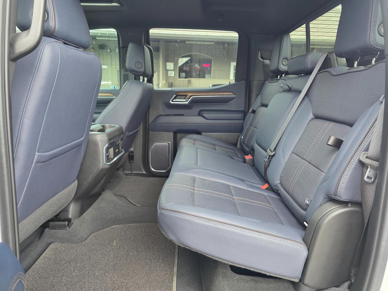 Chevrolet Silverado 1500 High Country Crew Cab 4WD 2023