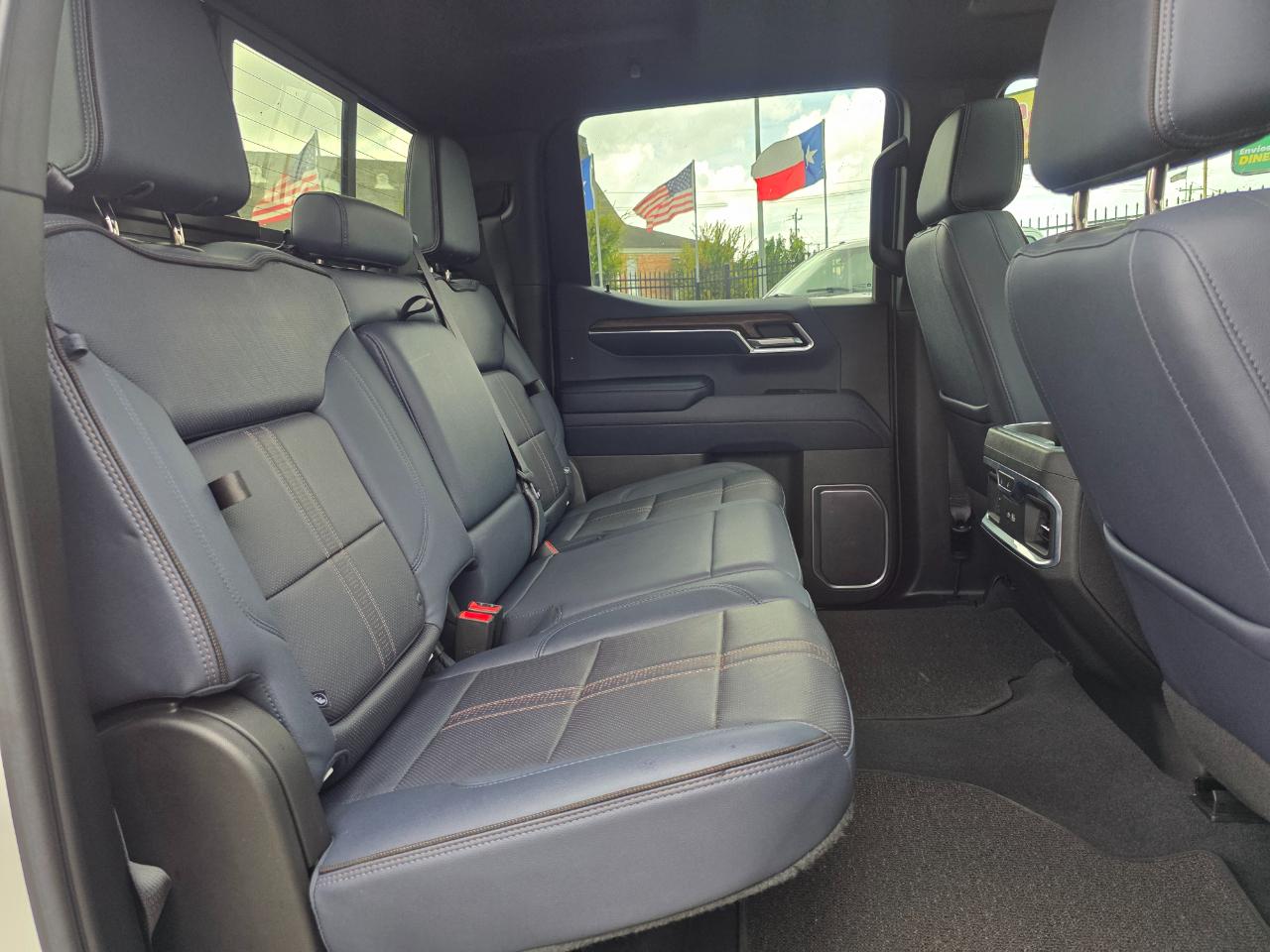 Chevrolet Silverado 1500 High Country Crew Cab 4WD 2023