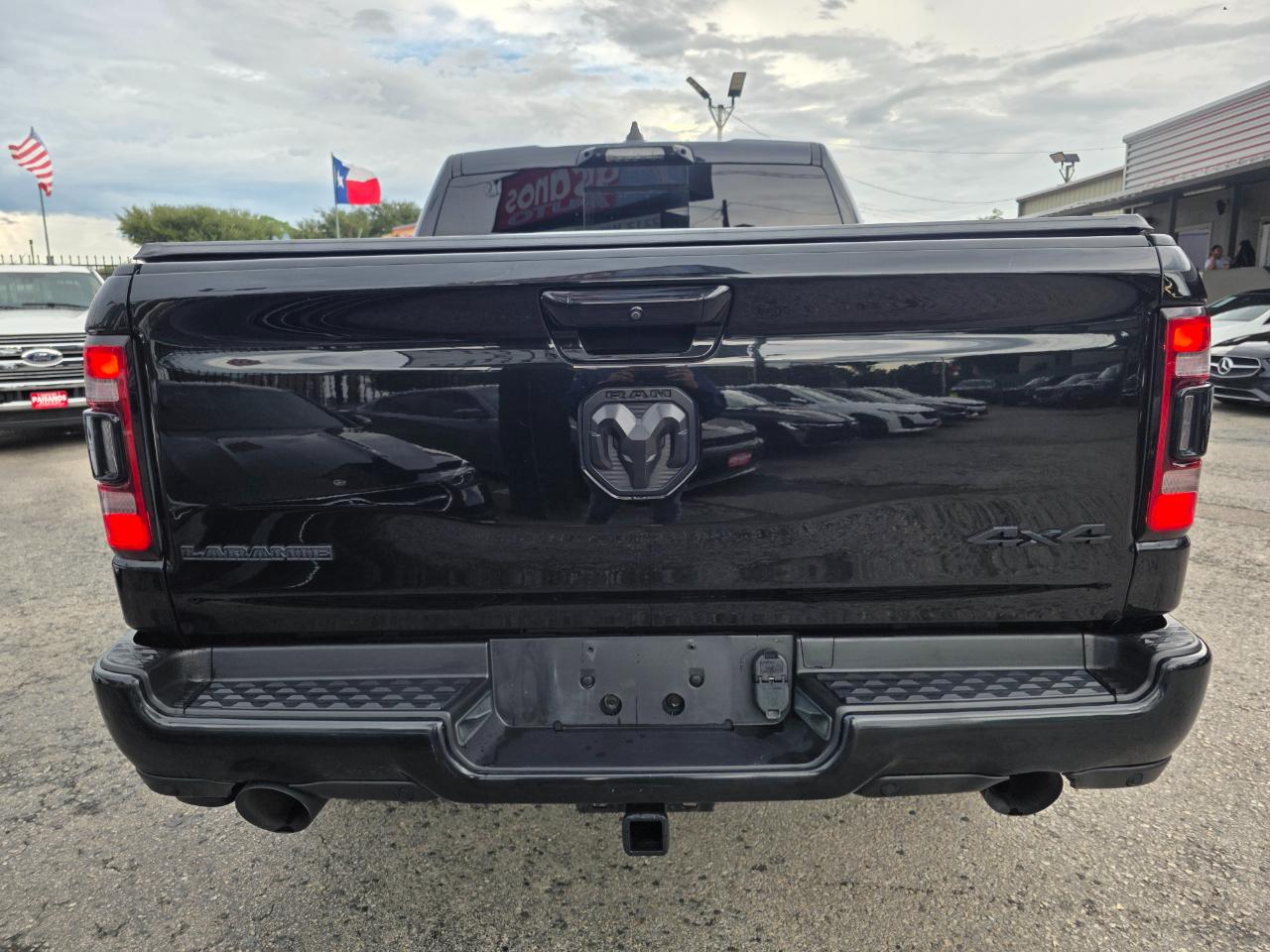 RAM 1500 Laramie Crew Cab SWB 4WD 2021