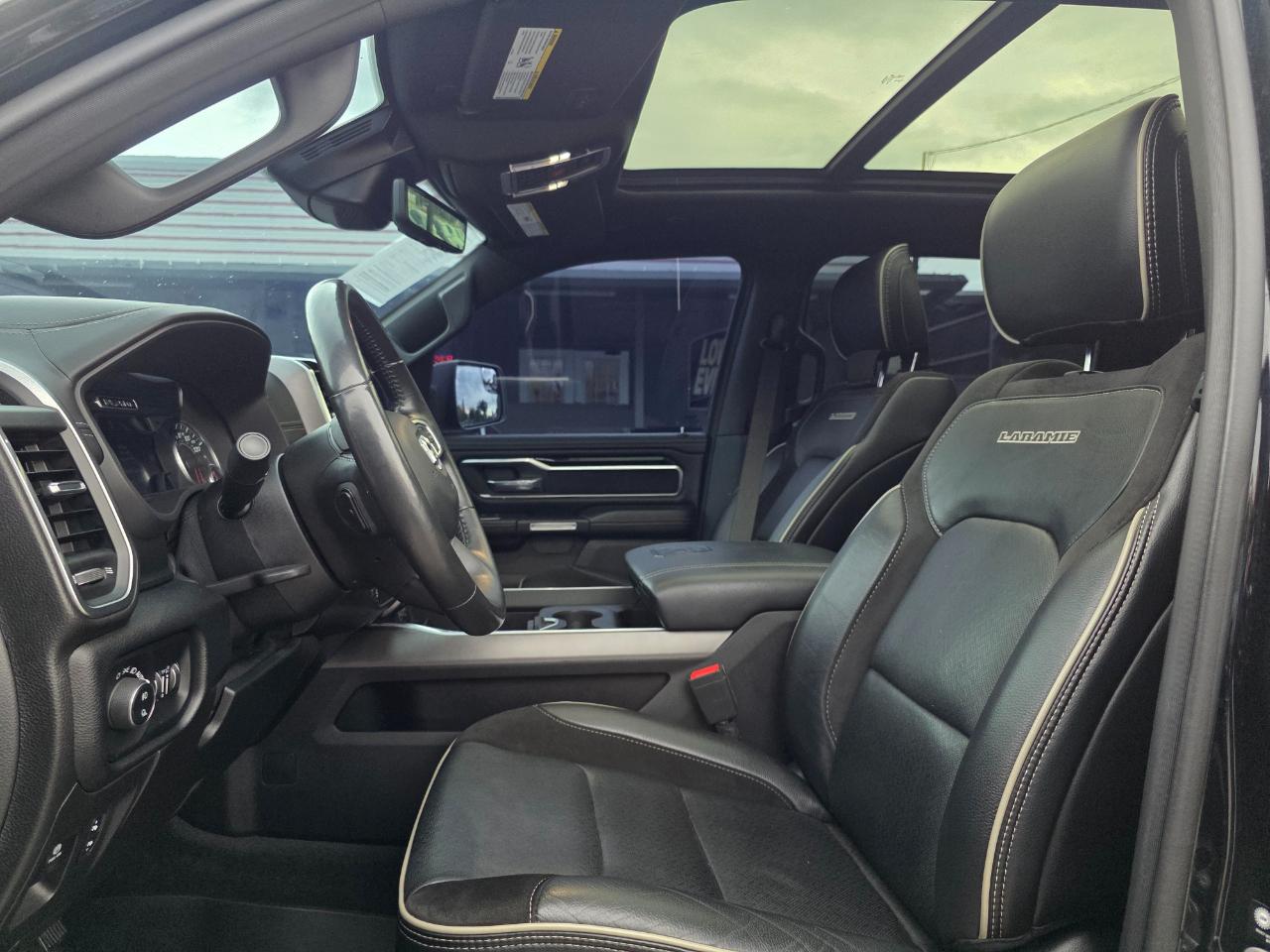 RAM 1500 Laramie Crew Cab SWB 4WD 2021