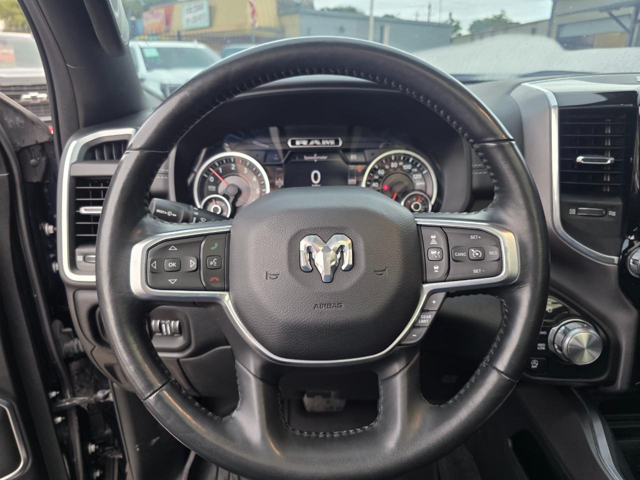 RAM 1500 Laramie Crew Cab SWB 4WD 2021