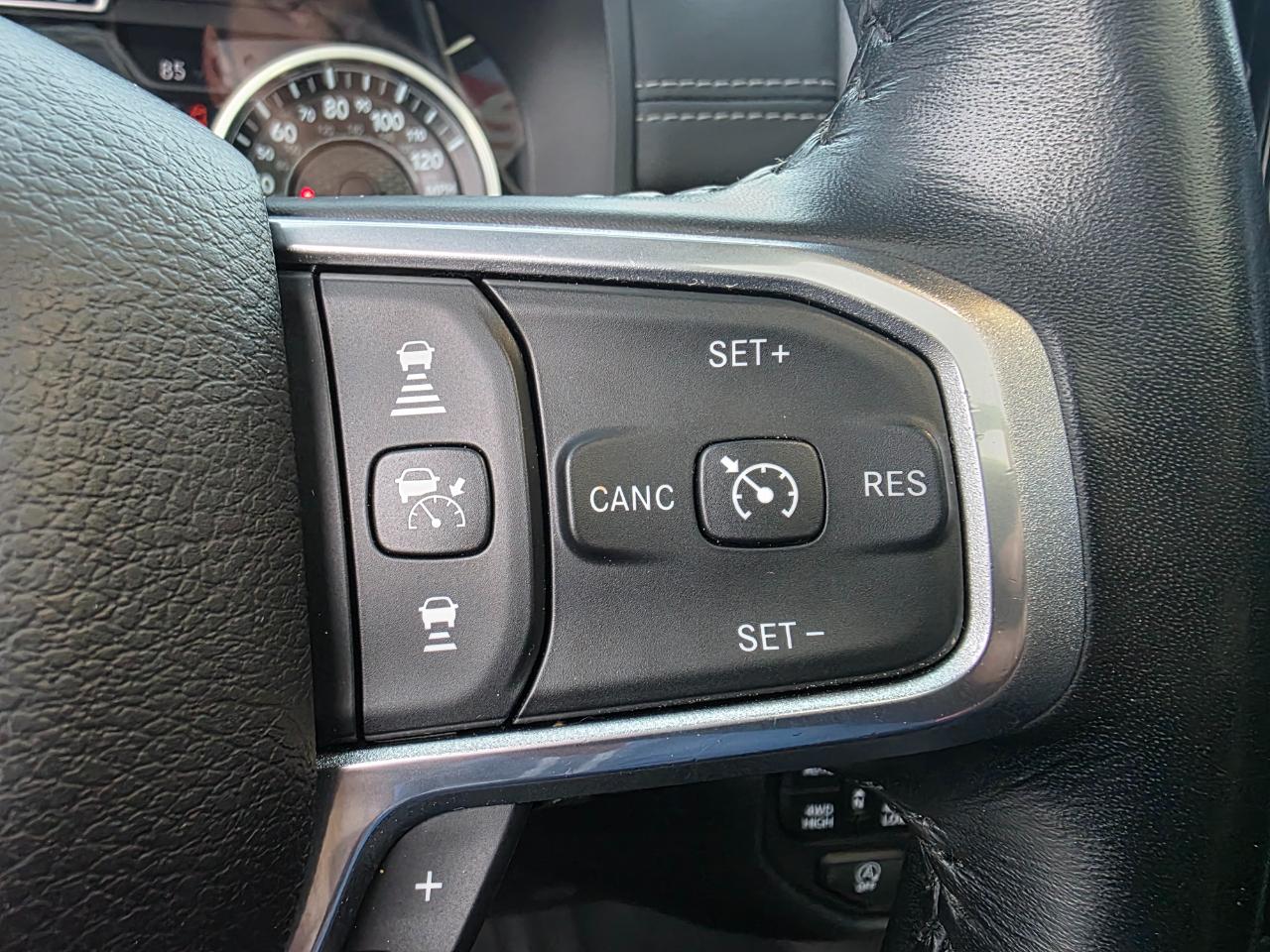 RAM 1500 Laramie Crew Cab SWB 4WD 2021