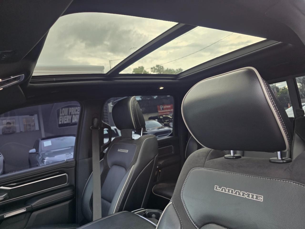 RAM 1500 Laramie Crew Cab SWB 4WD 2021