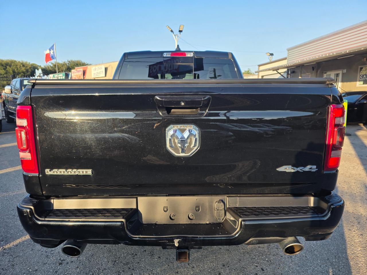 RAM 1500 Laramie Crew Cab SWB 4WD 2021