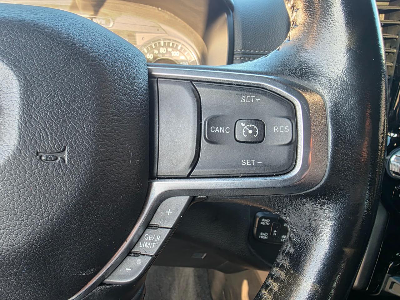 RAM 1500 Laramie Crew Cab SWB 4WD 2021