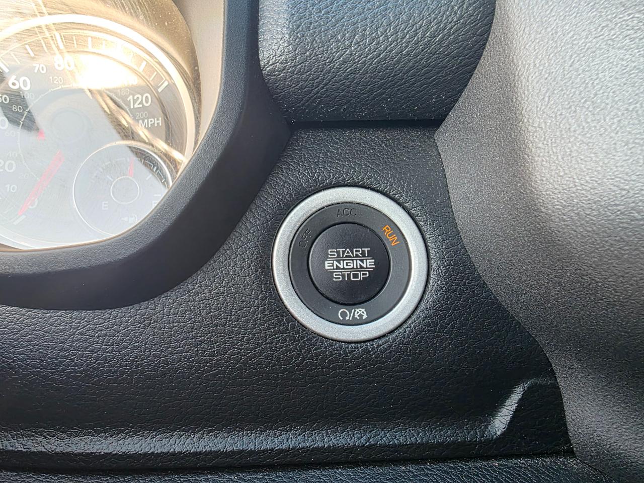 RAM 1500 Laramie Crew Cab SWB 4WD 2021