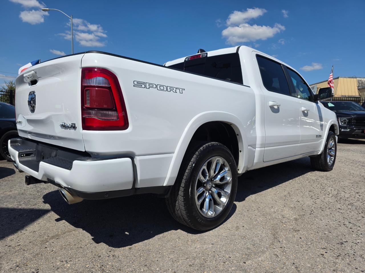 RAM 1500 Laramie Crew Cab SWB 4WD 2020