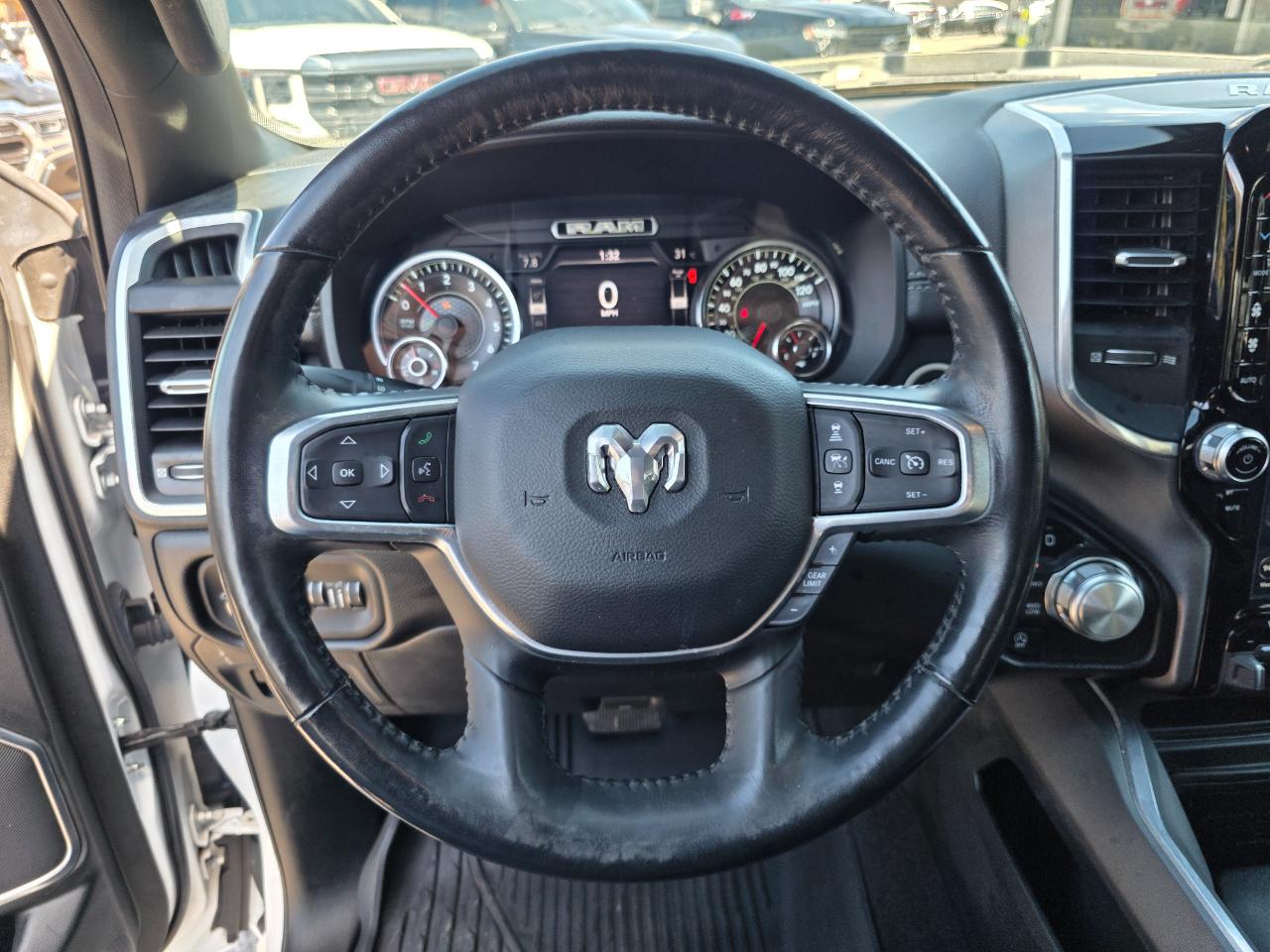 RAM 1500 Laramie Crew Cab SWB 4WD 2020
