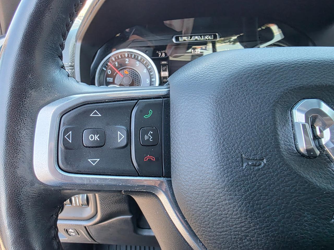 RAM 1500 Laramie Crew Cab SWB 4WD 2020