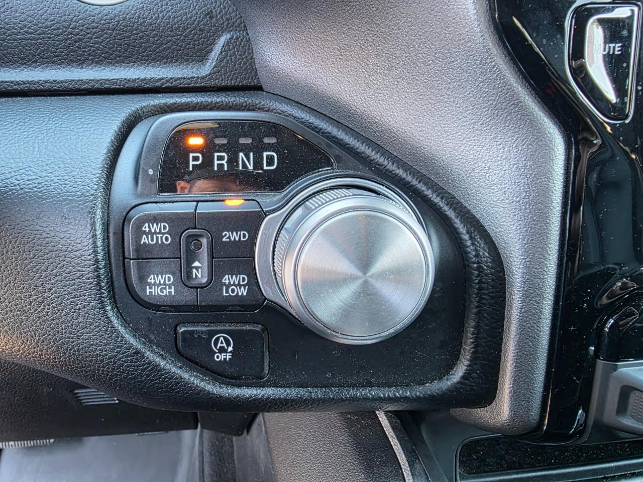 RAM 1500 Laramie Crew Cab SWB 4WD 2020