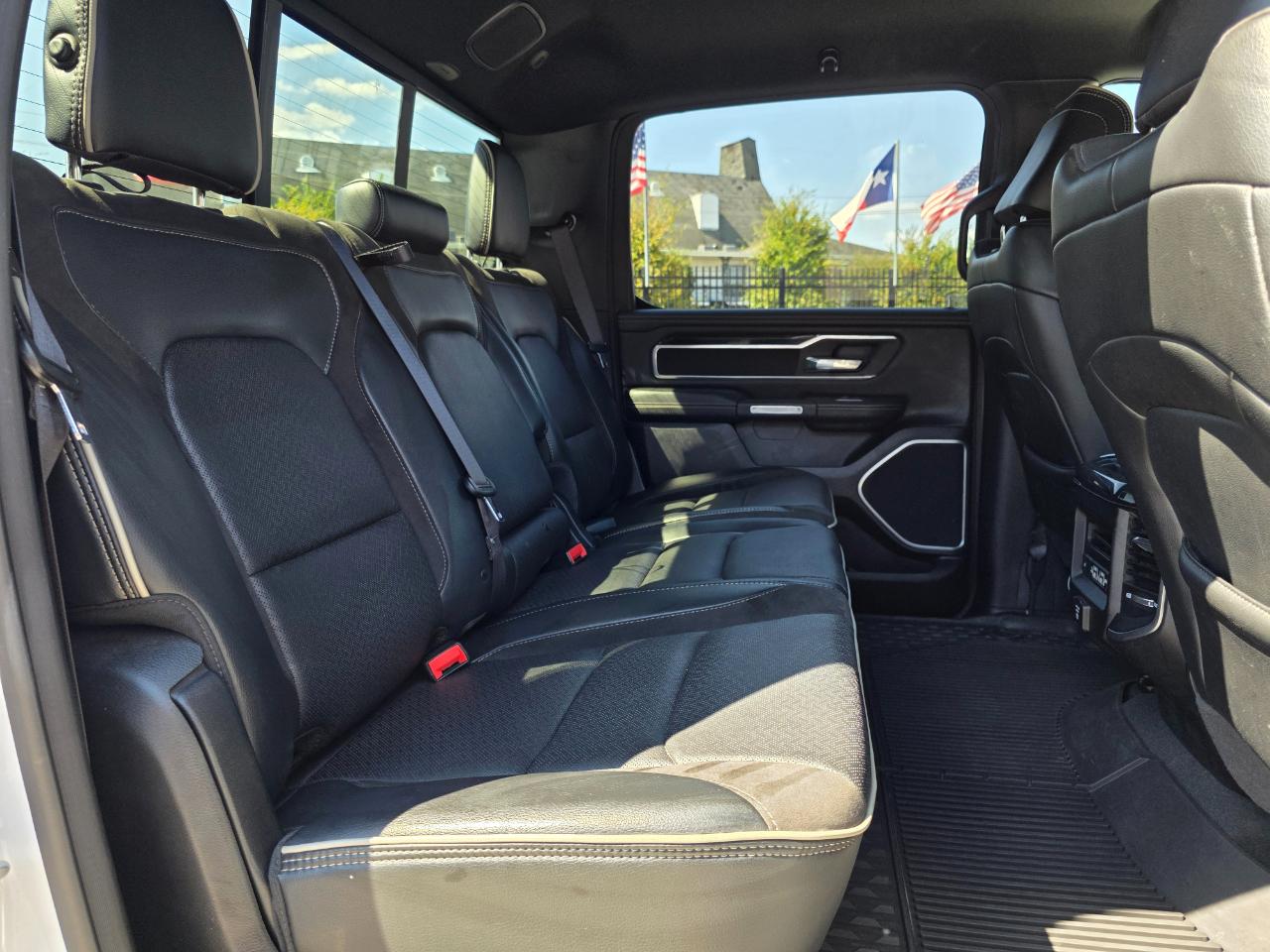RAM 1500 Laramie Crew Cab SWB 4WD 2020