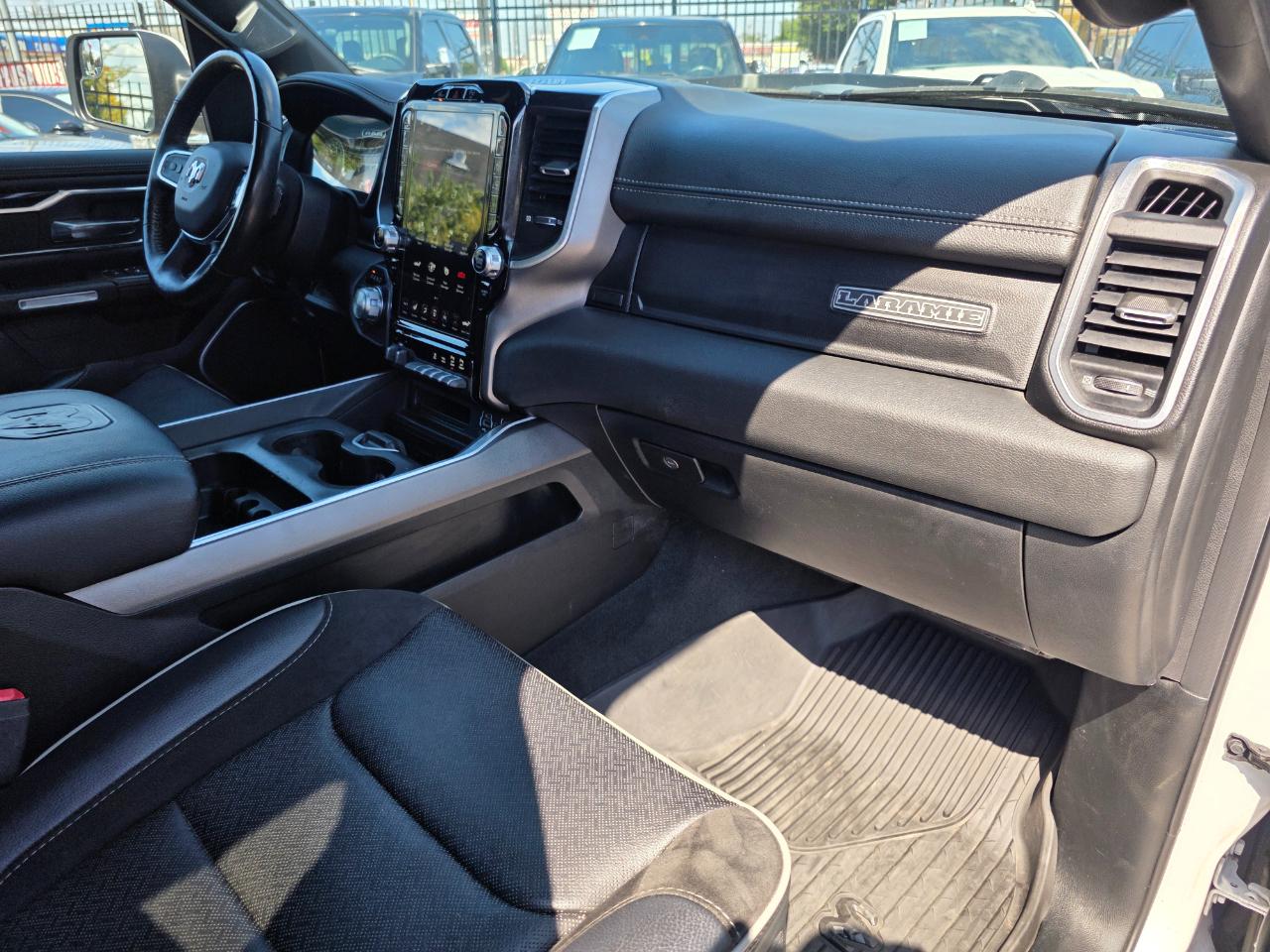 RAM 1500 Laramie Crew Cab SWB 4WD 2020