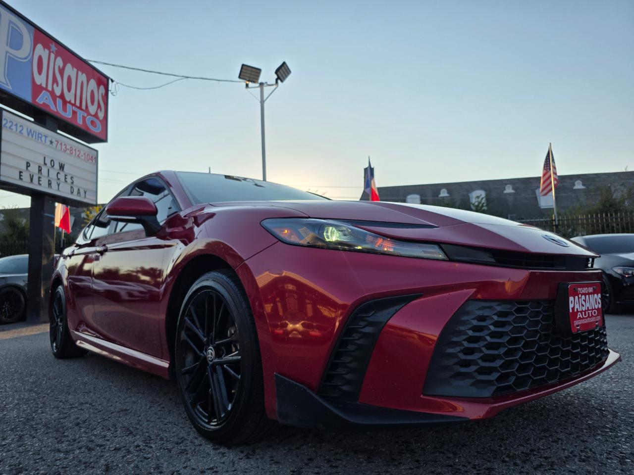 Toyota Camry Hybrid SE 2025
