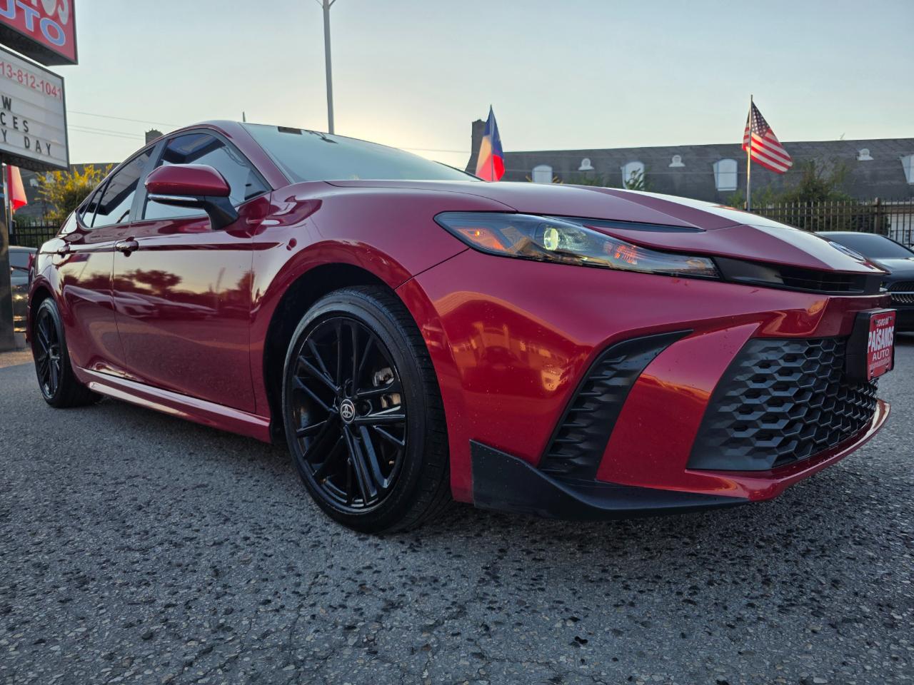 Toyota Camry Hybrid SE 2025