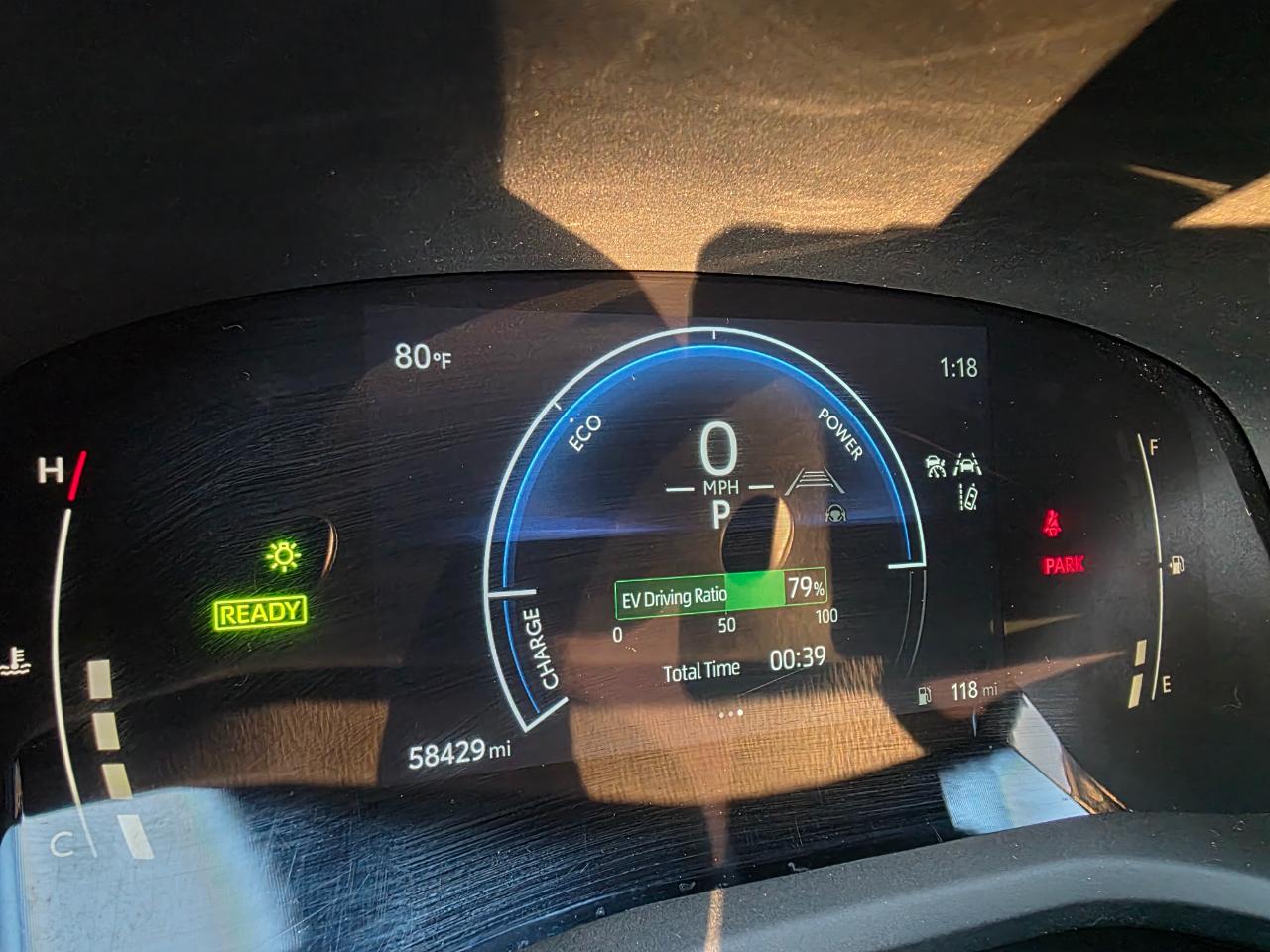 Toyota Camry Hybrid SE 2025