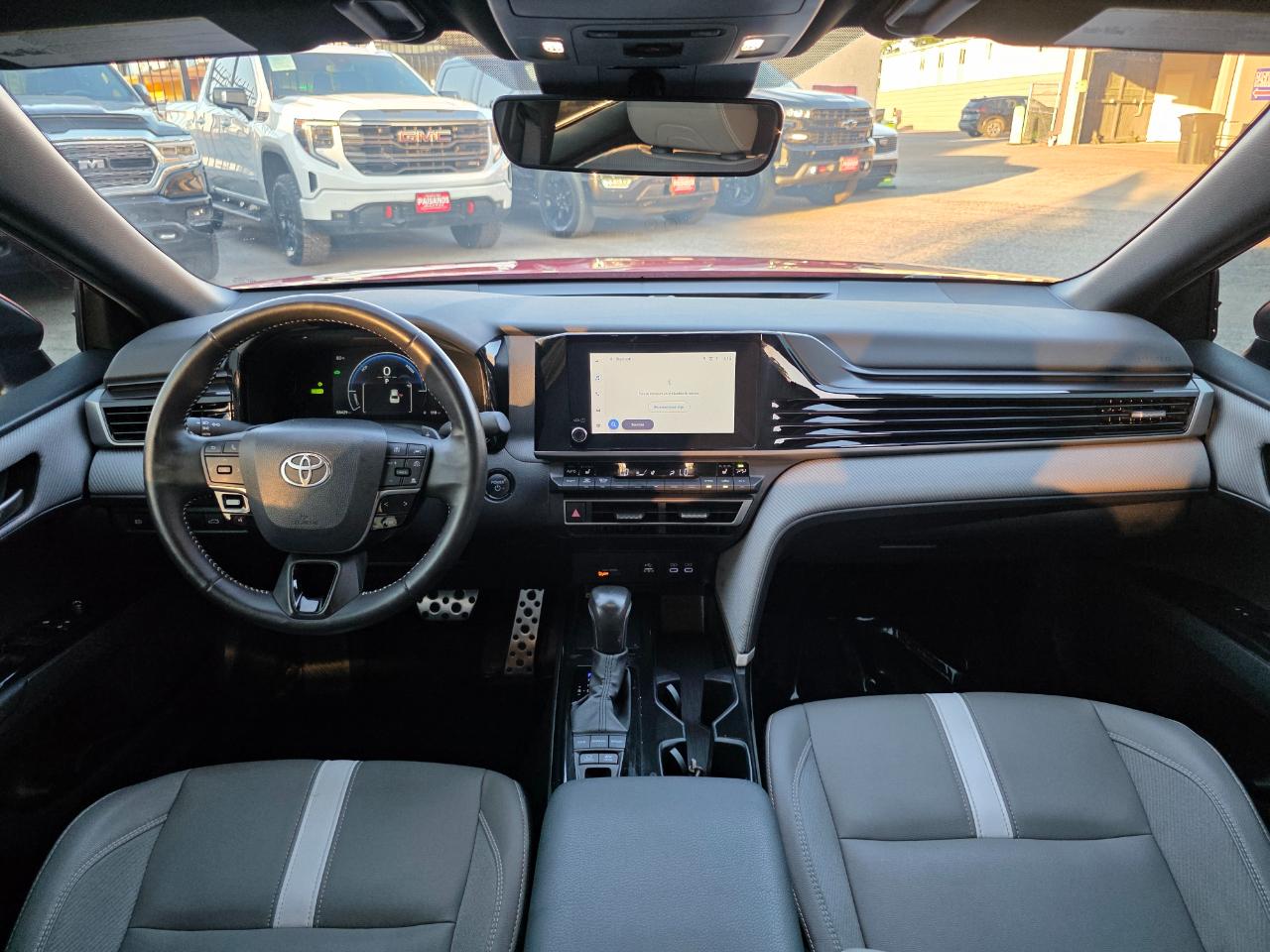 Toyota Camry Hybrid SE 2025