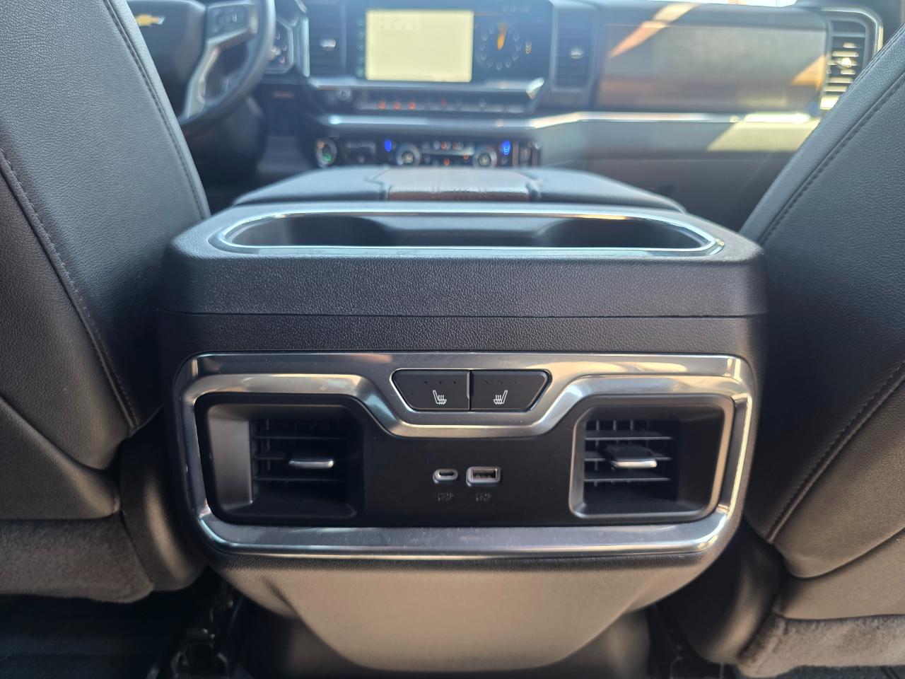 Chevrolet Silverado 1500 High Country Crew Cab 4WD 2023