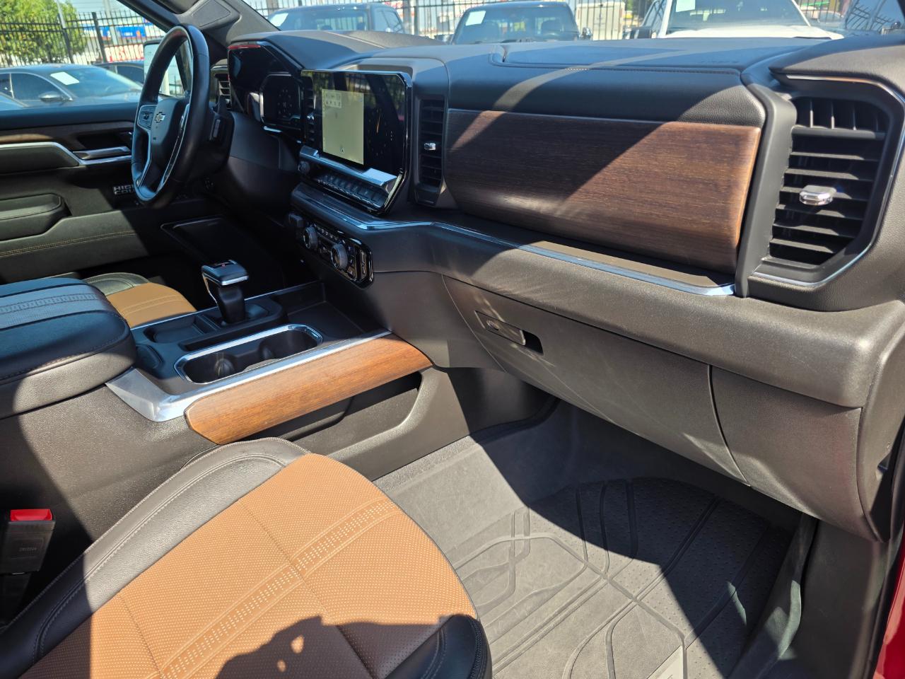 Chevrolet Silverado 1500 High Country Crew Cab 4WD 2023