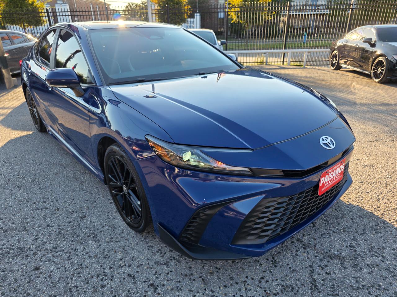 Toyota Camry Hybrid SE 2025