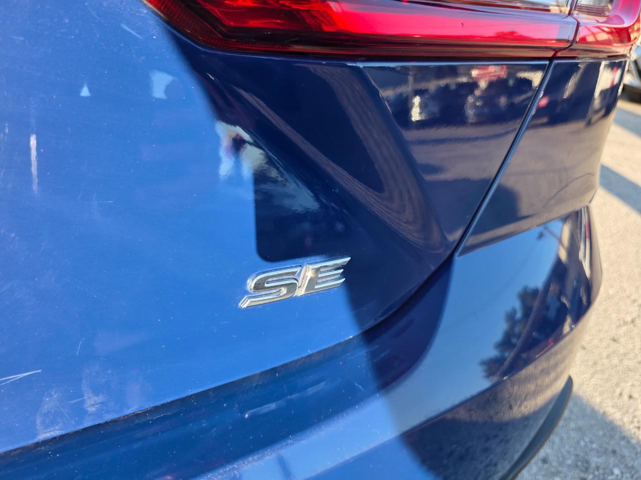 Toyota Camry Hybrid SE 2025