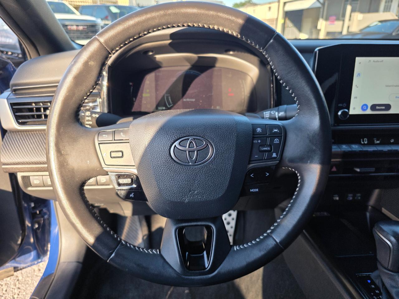 Toyota Camry Hybrid SE 2025