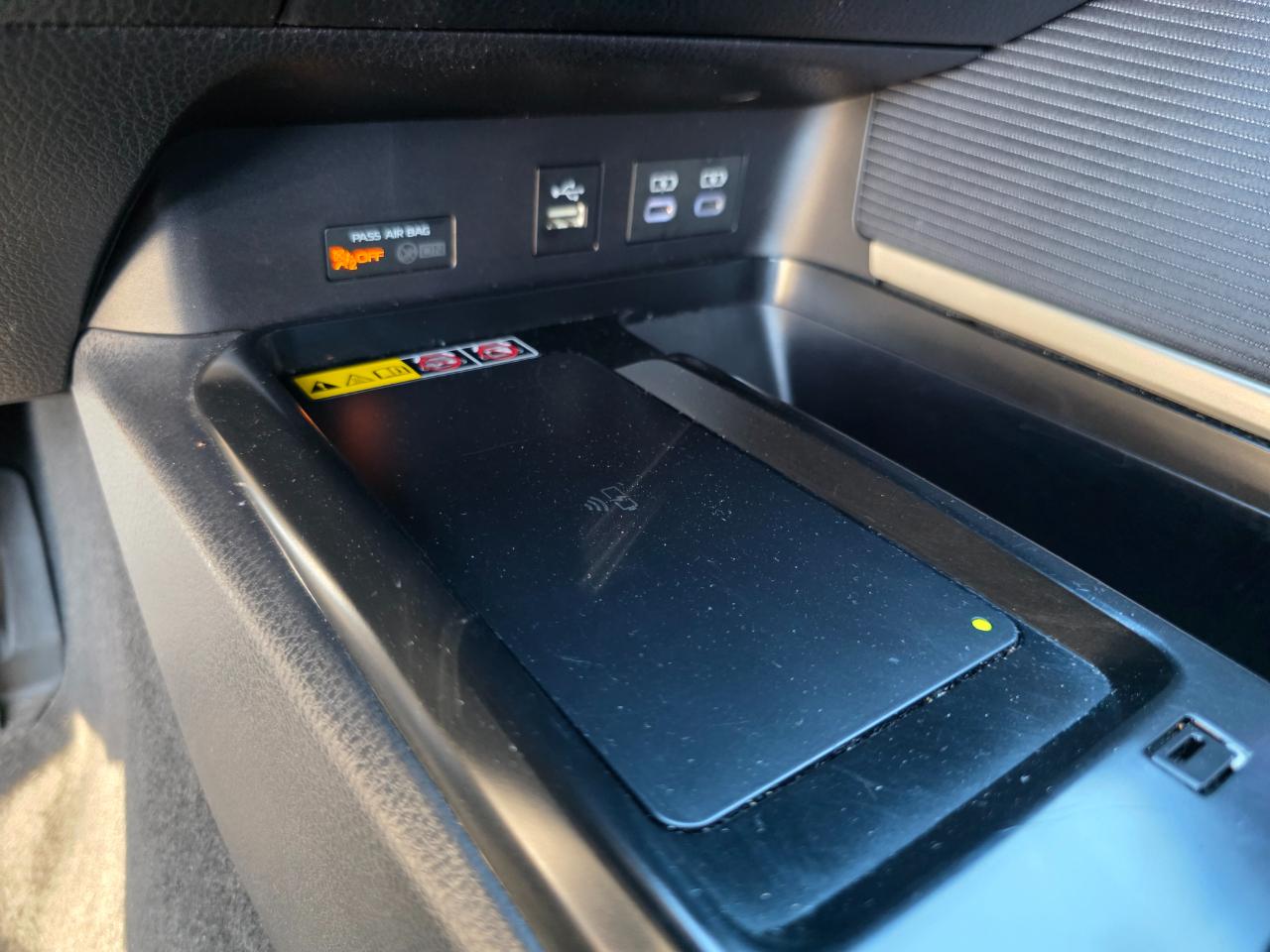 Toyota Camry Hybrid SE 2025