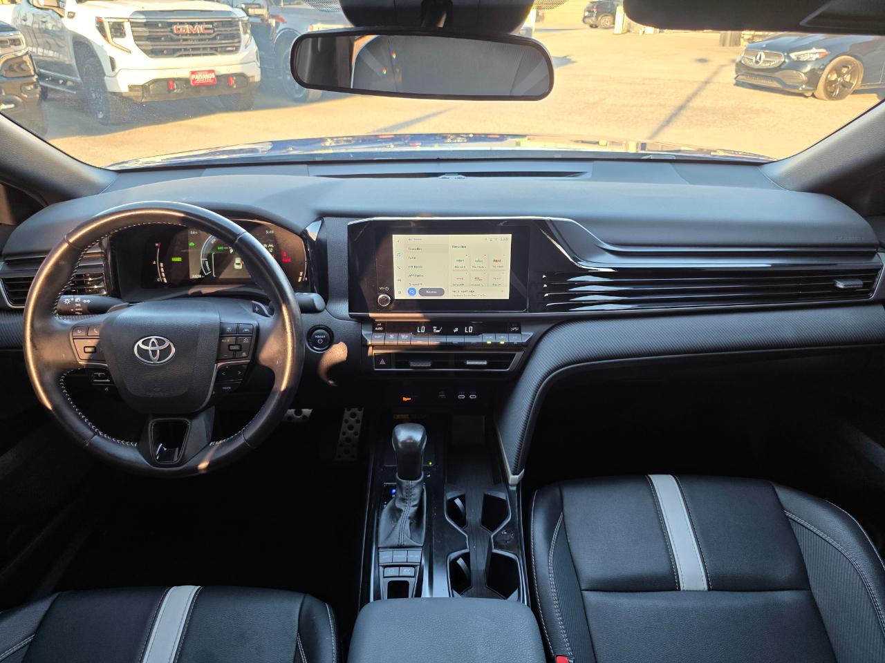 Toyota Camry Hybrid SE 2025