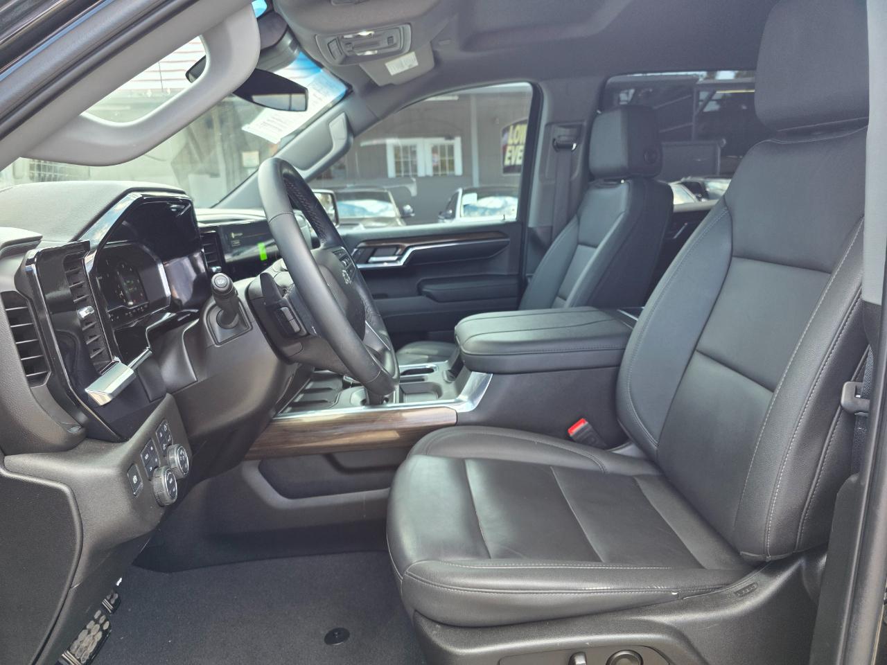 Chevrolet Silverado 1500 RST Crew Cab 4WD 2024