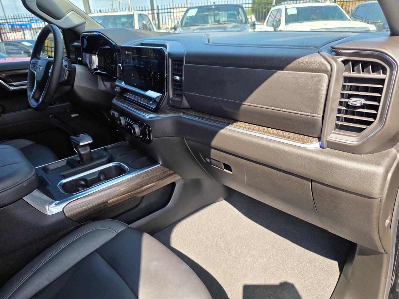 Chevrolet Silverado 1500 RST Crew Cab 4WD 2024