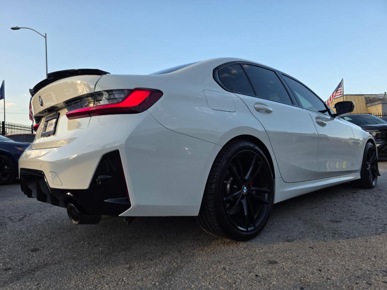 BMW 3-Series 330i 2024