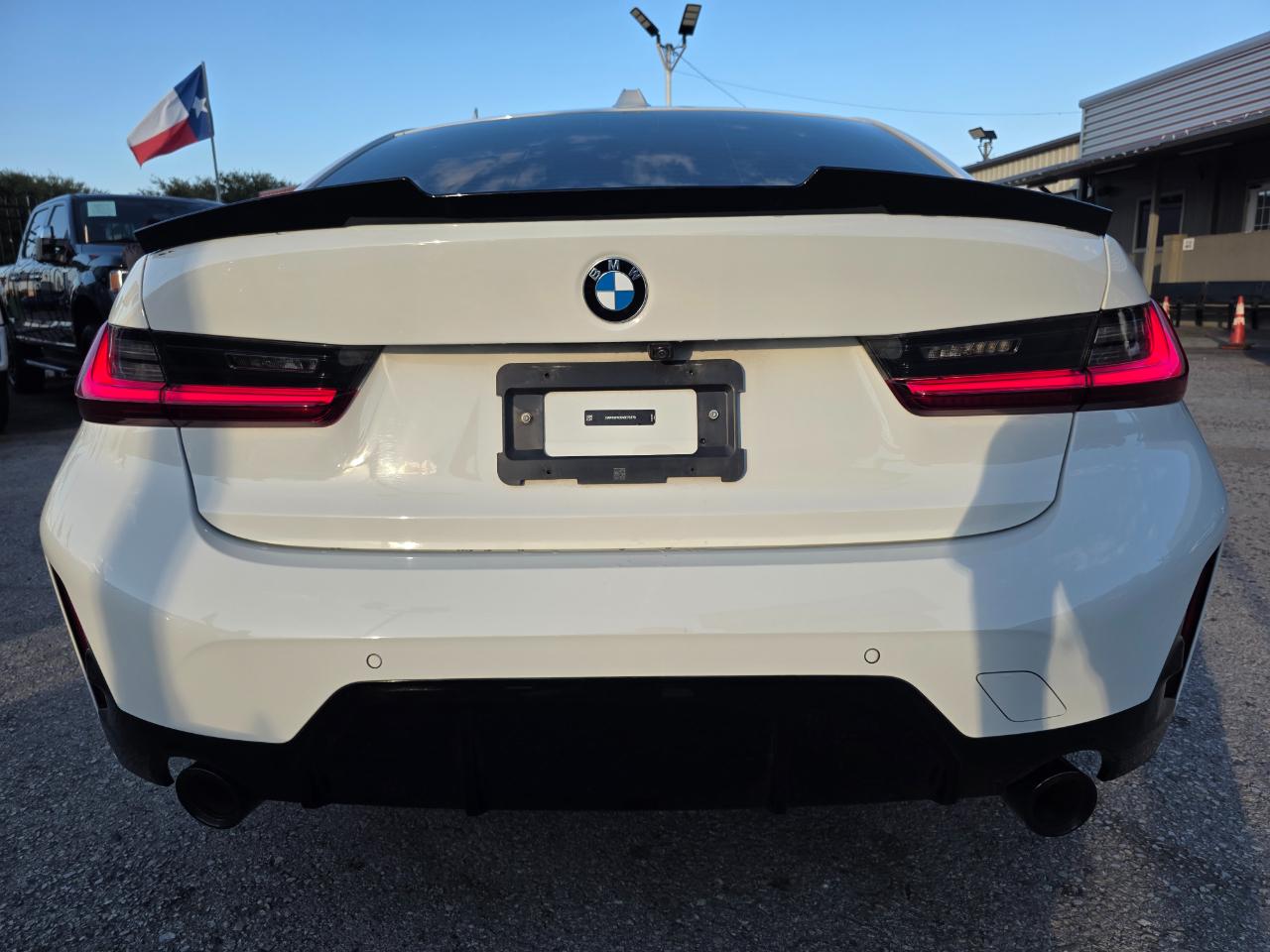 BMW 3-Series 330i 2024