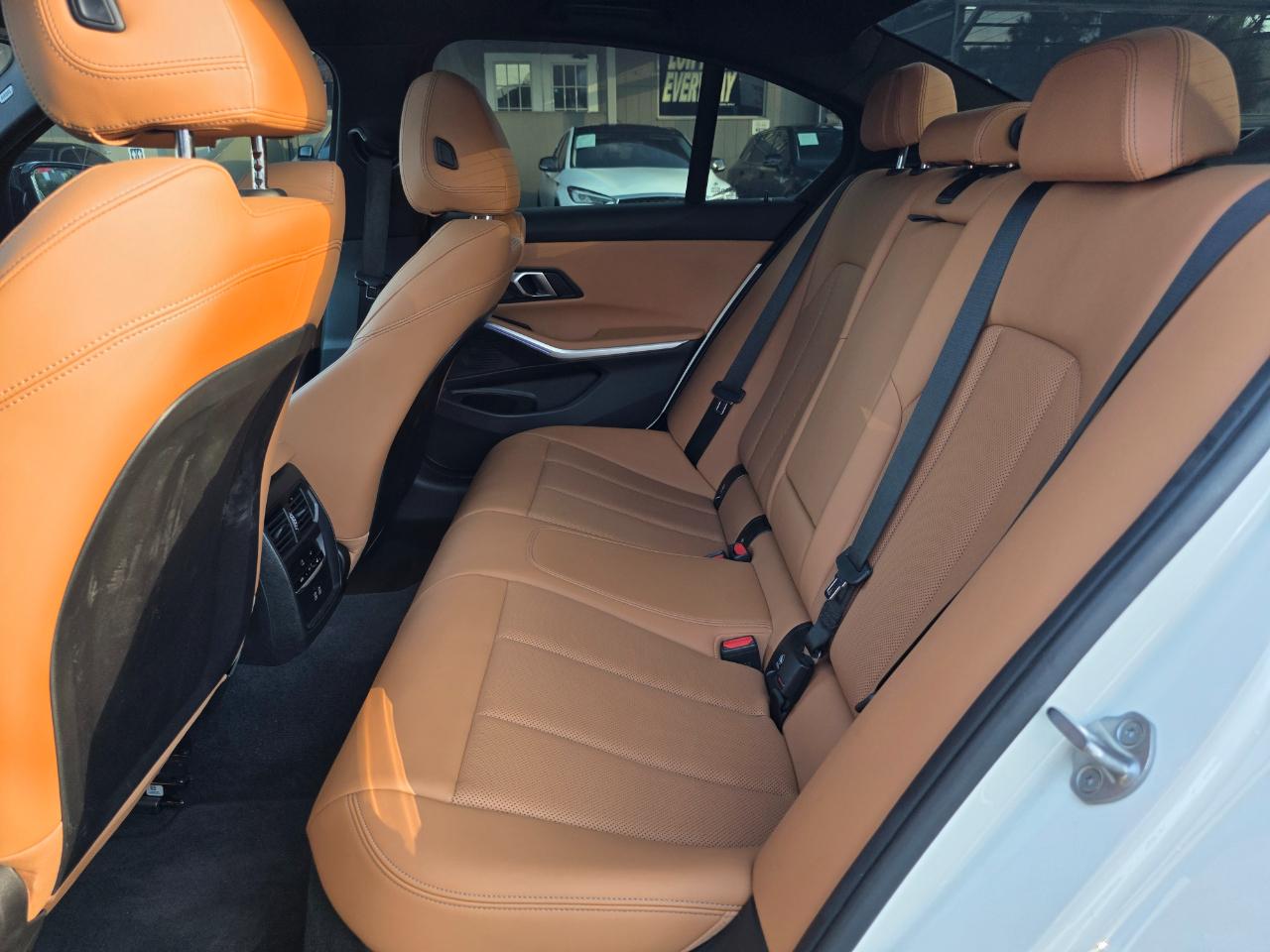 BMW 3-Series 330i 2024