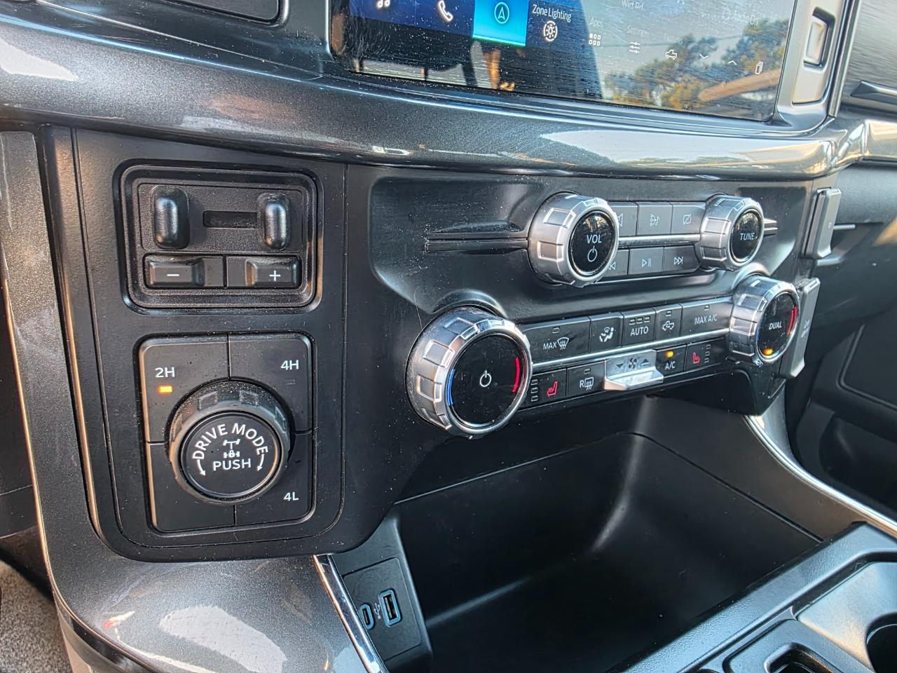 Ford F-150 Lariat SuperCrew 5.5-ft. Bed 4WD 2023