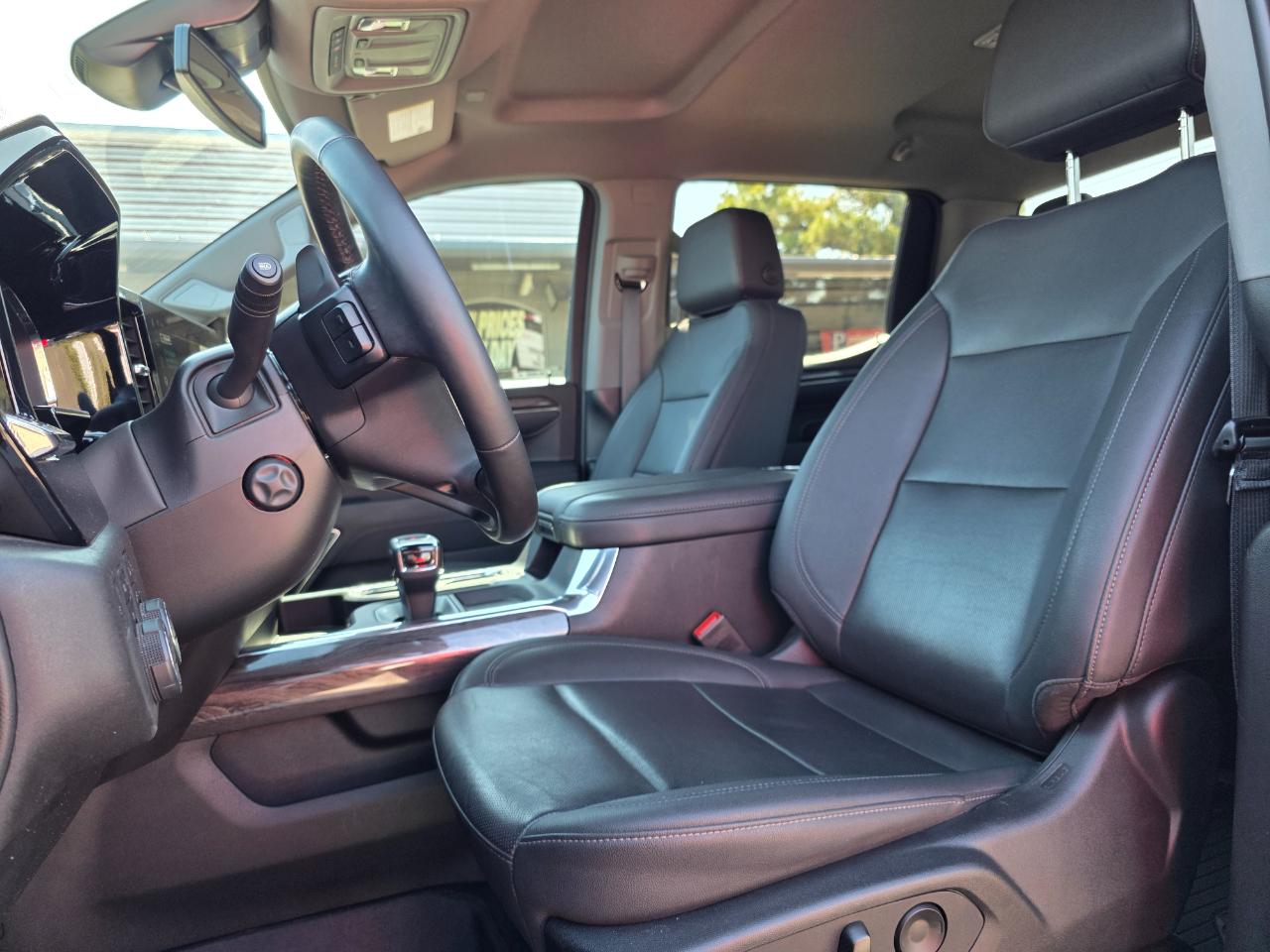 Chevrolet Silverado 1500 LTZ Crew Cab 4WD 2024