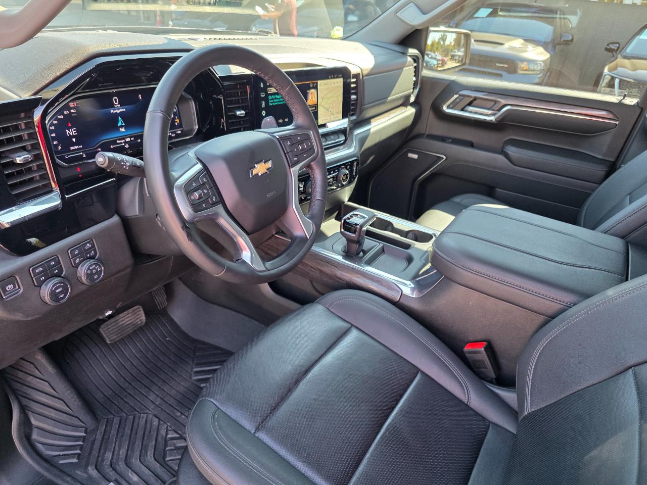 Chevrolet Silverado 1500 LTZ Crew Cab 4WD 2024