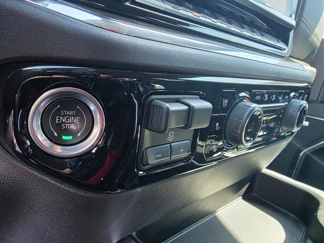 Chevrolet Silverado 1500 LTZ Crew Cab 4WD 2024
