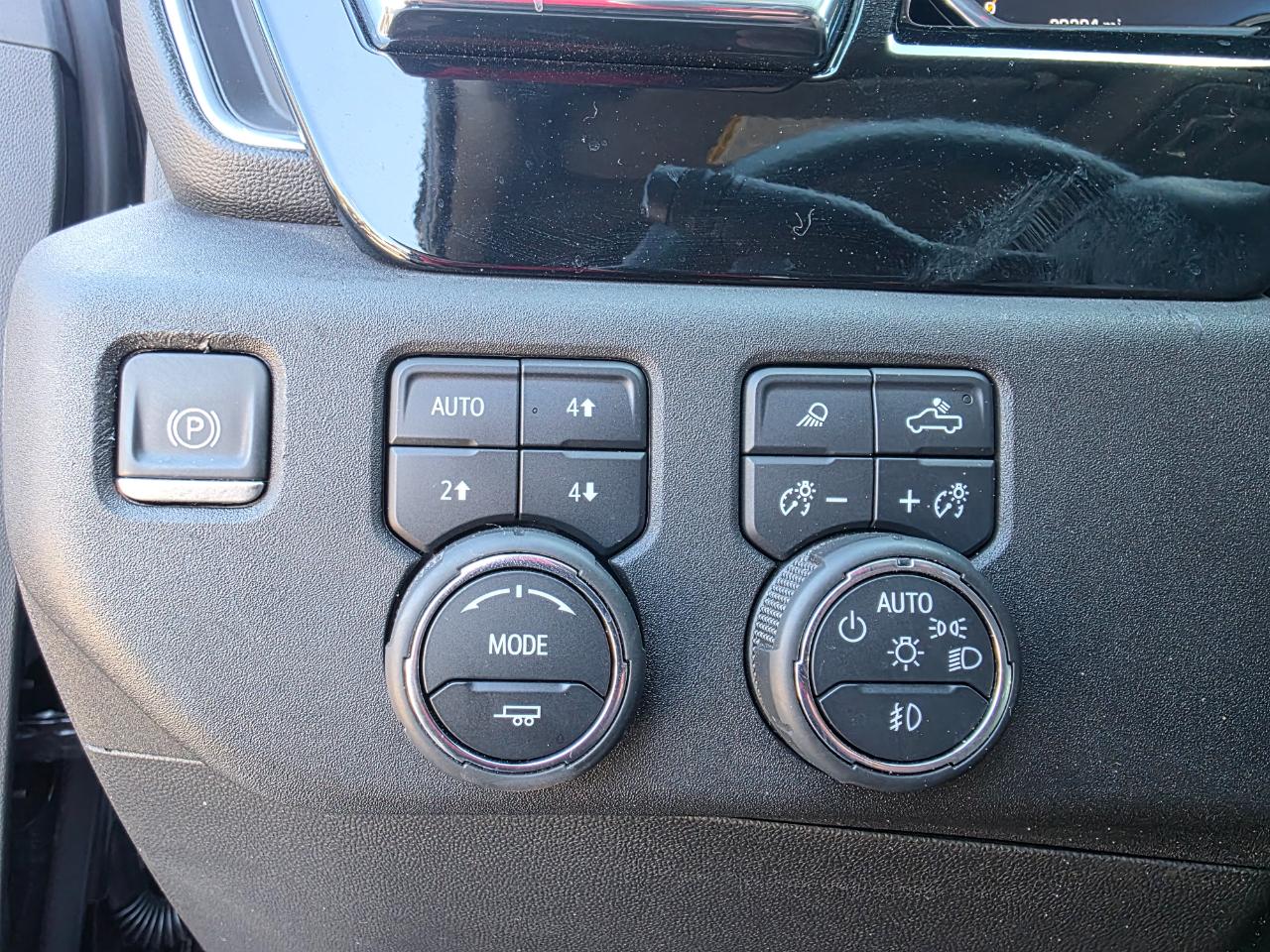 Chevrolet Silverado 1500 LTZ Crew Cab 4WD 2024