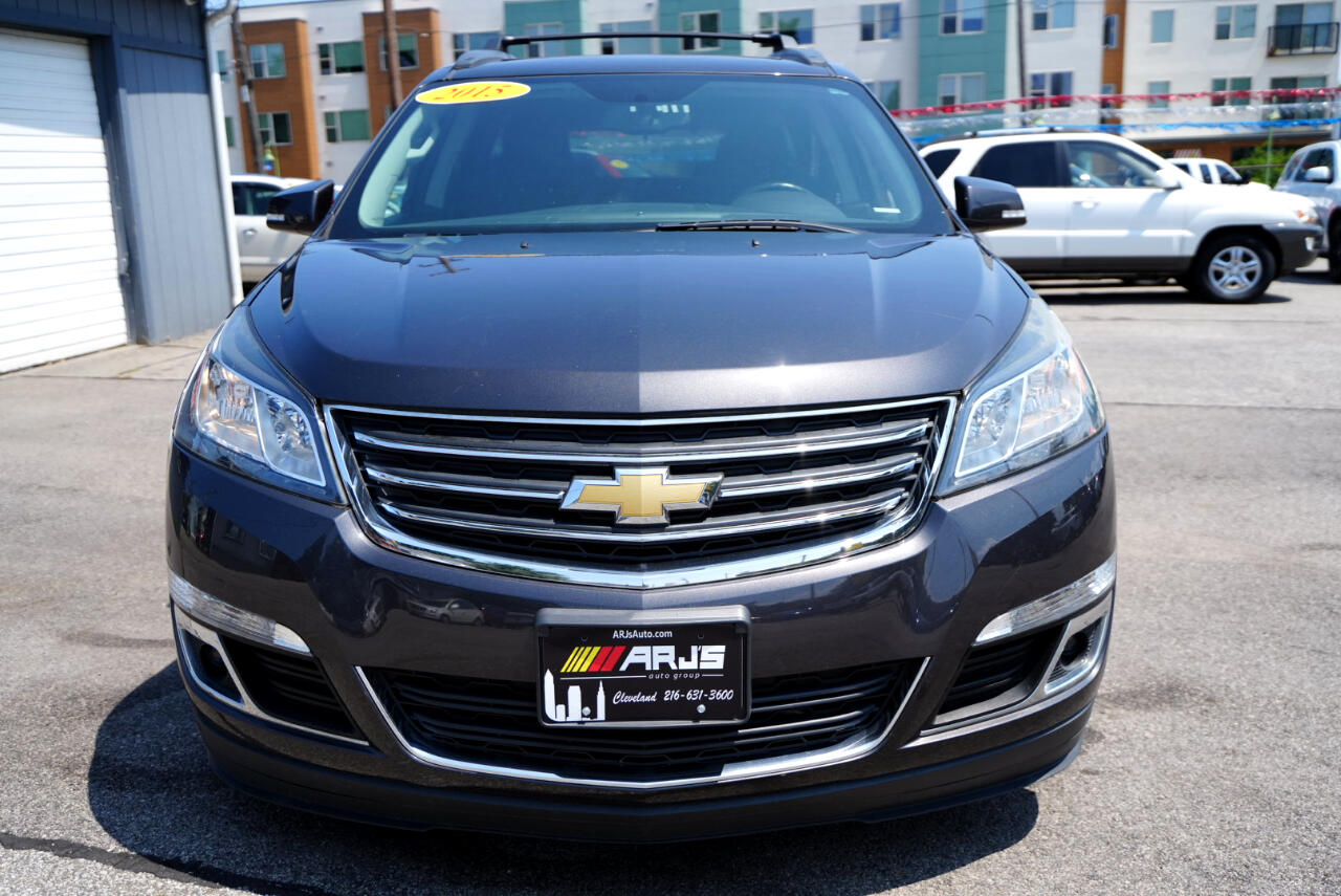 2015 Chevrolet Traverse 1LT photo 2