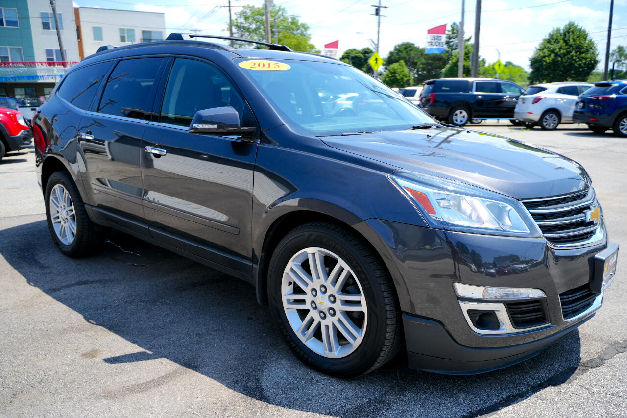 2015 Chevrolet Traverse 1LT photo 4