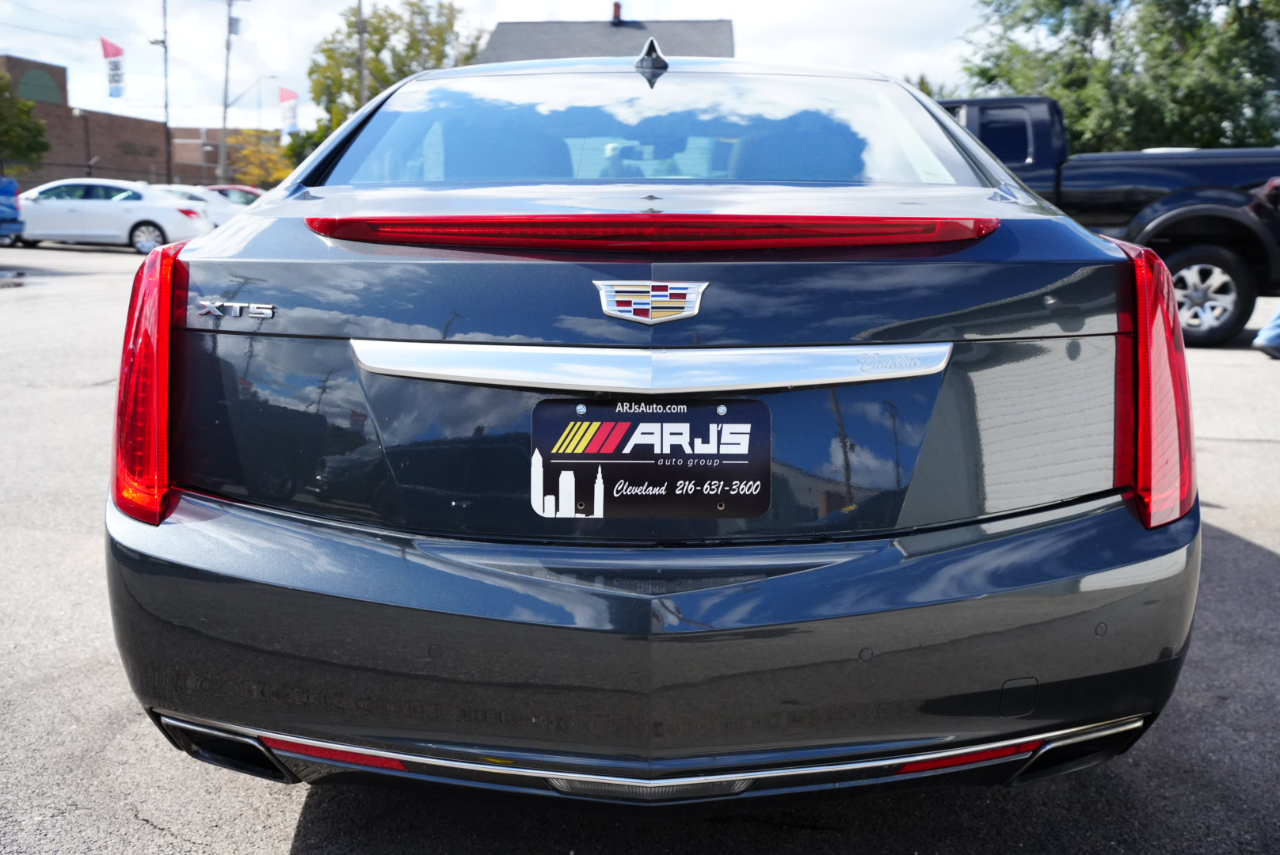 2016 Cadillac XTS Luxury photo 4