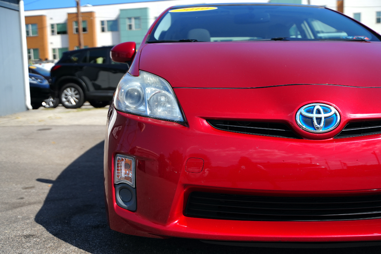 2010 Toyota Prius Two photo 2