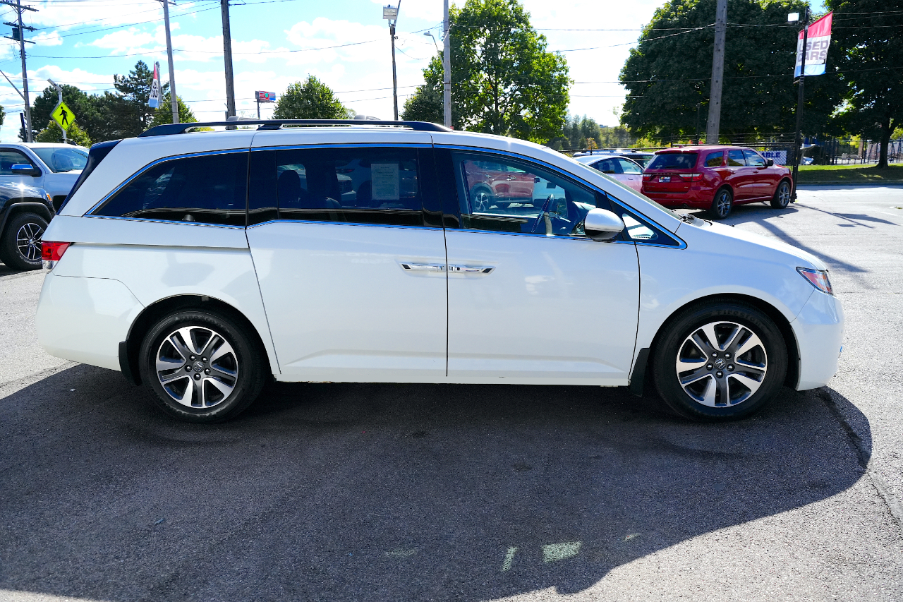 2015 Honda Odyssey Touring Elite photo 4