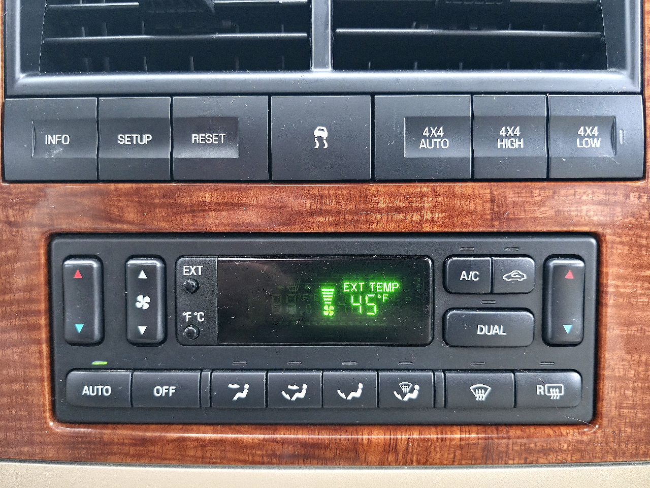 Ford Explorer 4WD 4dr Eddie Bauer 2010 Ford Explorer 4WD 4dr Eddie Bauer 2010