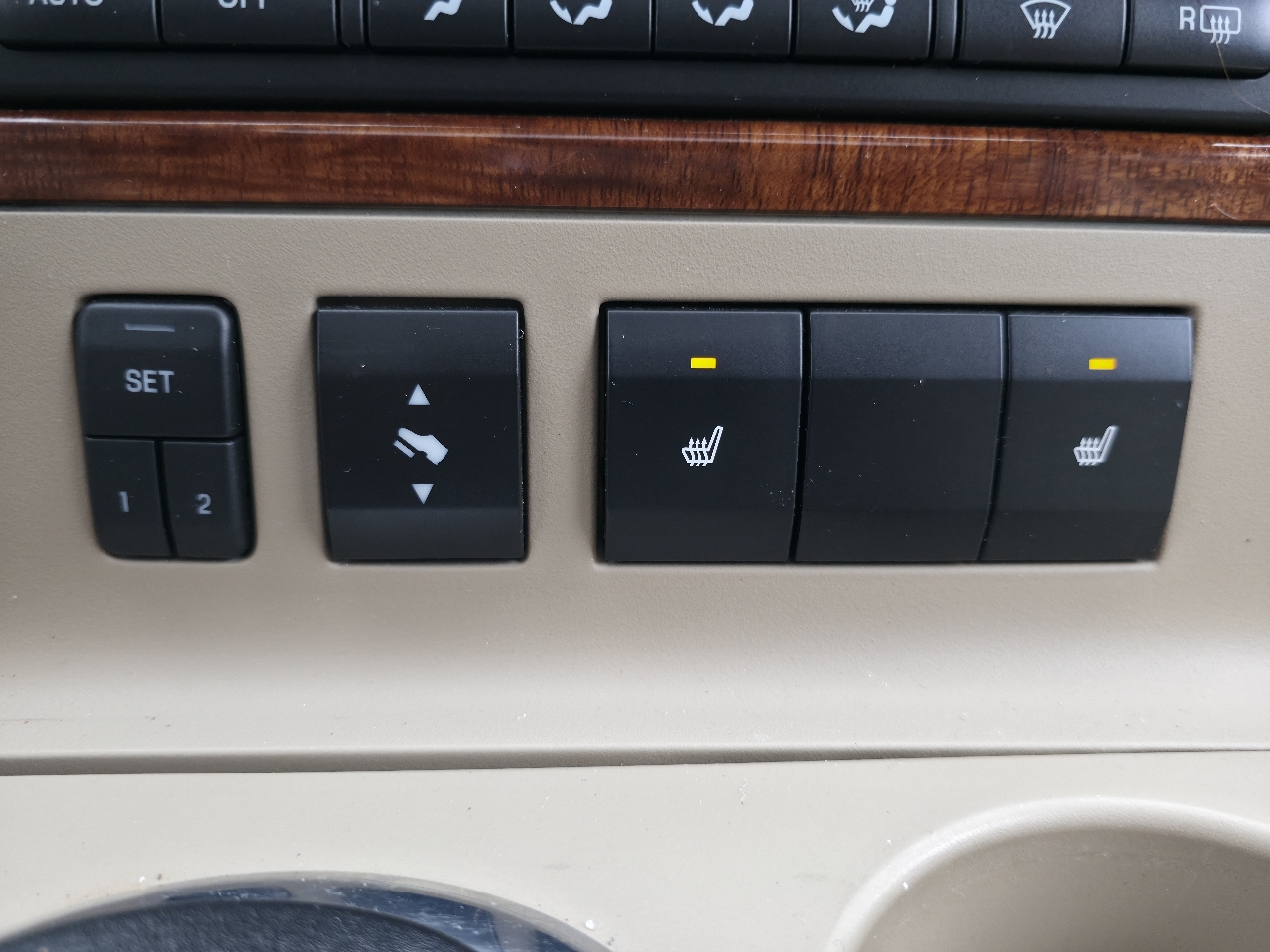 Ford Explorer 4WD 4dr Eddie Bauer 2010 Ford Explorer 4WD 4dr Eddie Bauer 2010