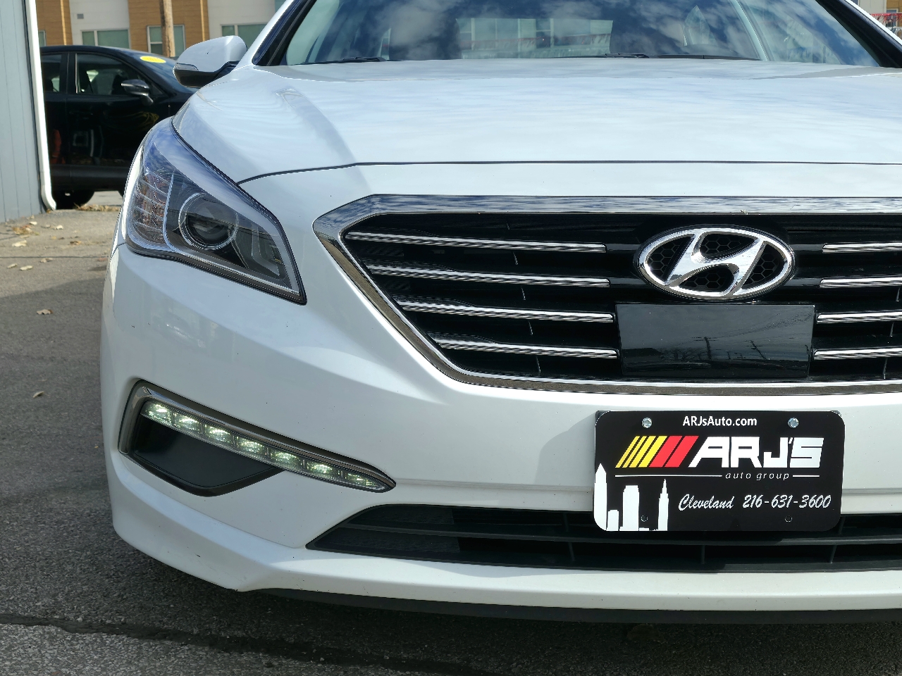 2015 Hyundai Sonata Limited Sport photo 3