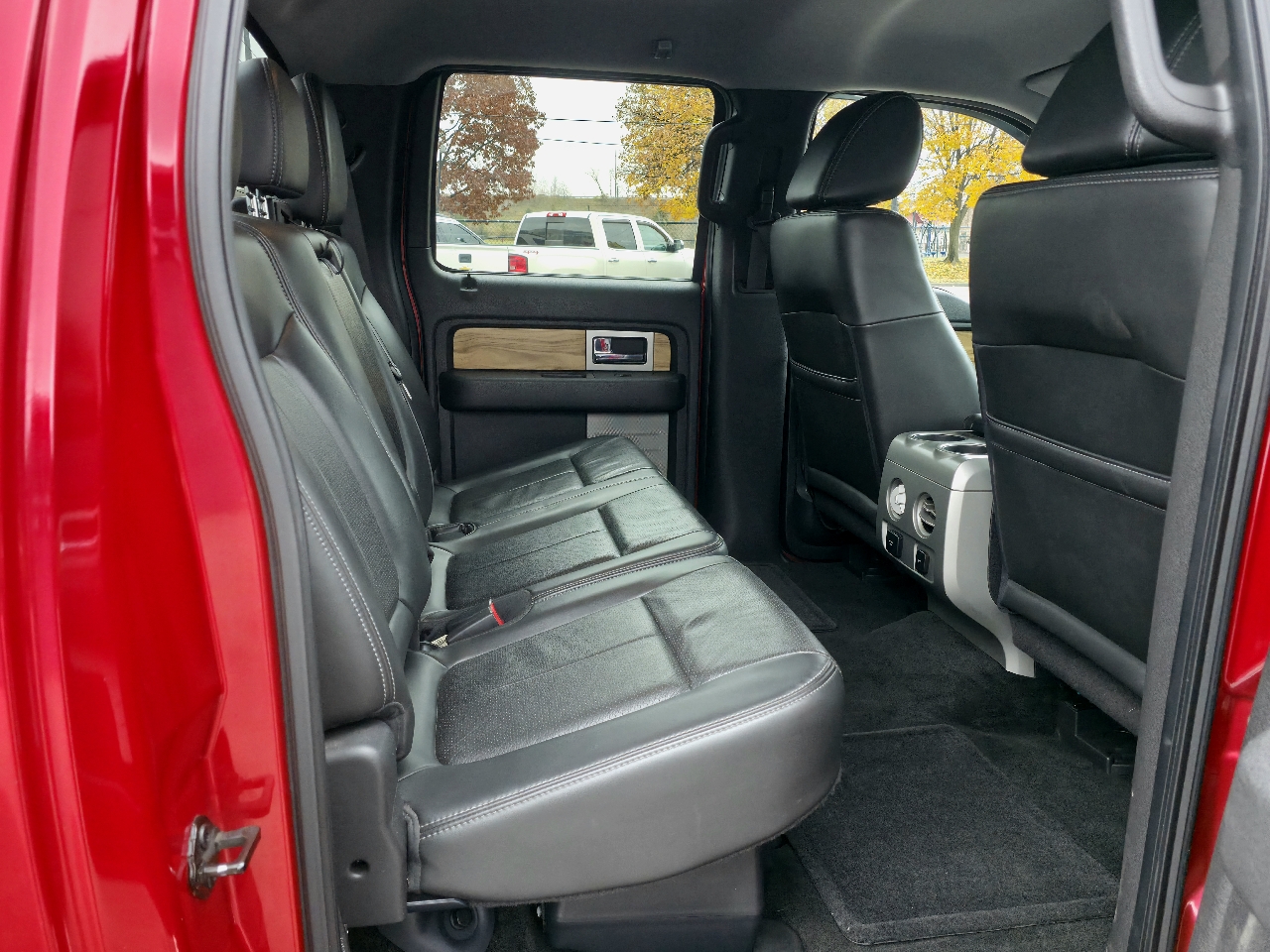 Ford F-150 4WD SuperCrew 145" Platinum 2011