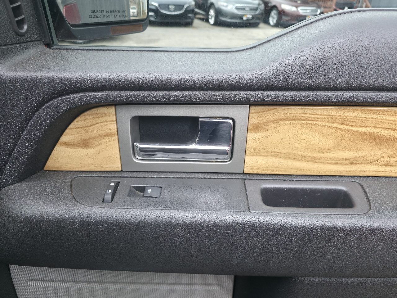 Ford F-150 4WD SuperCrew 145" Platinum 2011